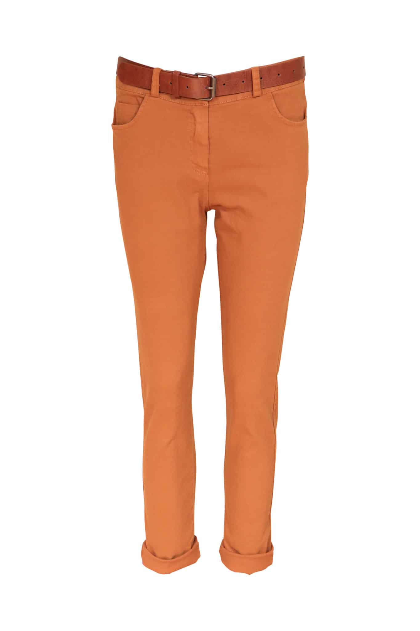 pantalon slim orange et ceinture marron en cuir
