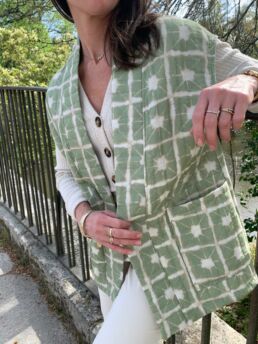 khaki sleeveless jacket patterns plated pockets